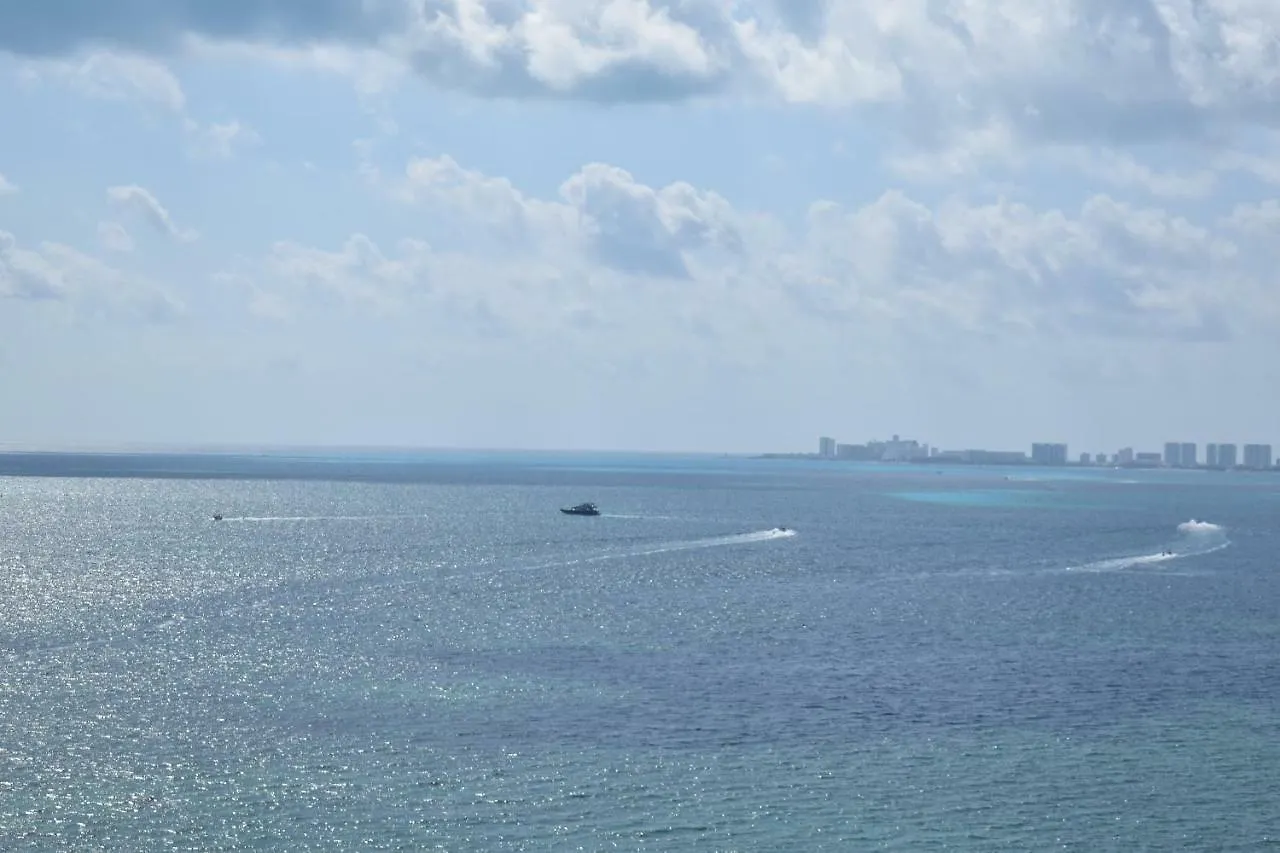 Bahari Hotel Cancún