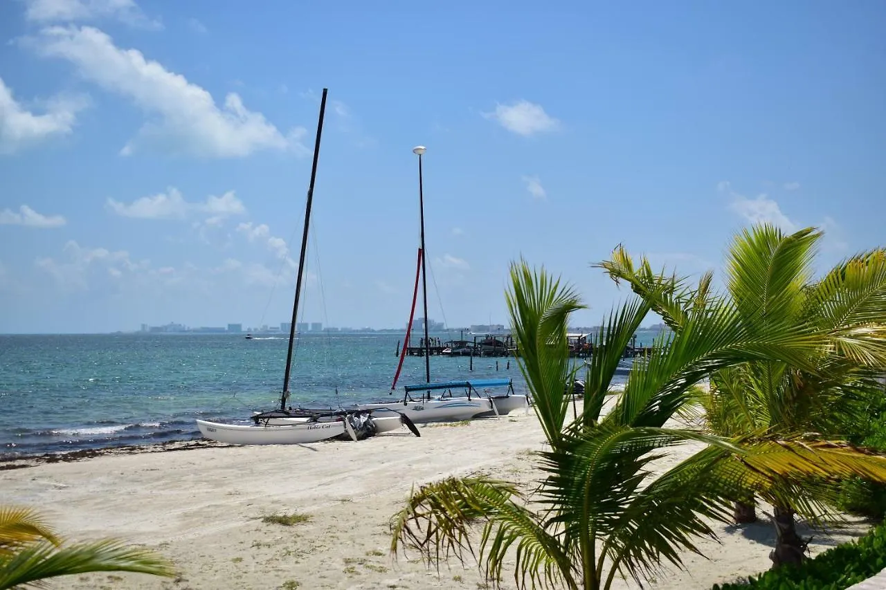 Bahari Hotel Cancún